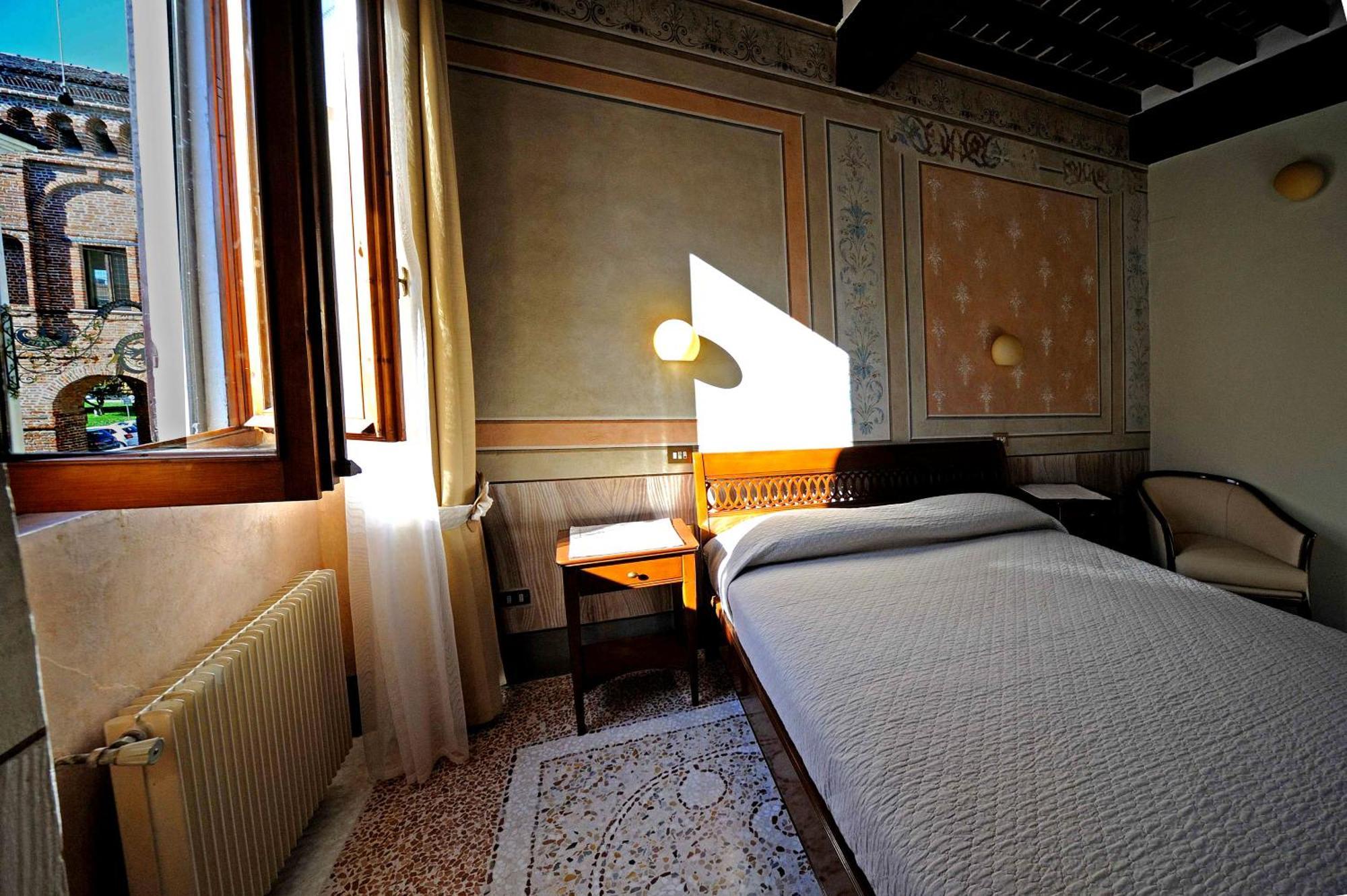 Albergo Giulia Gonzaga Sabbioneta Bagian luar foto